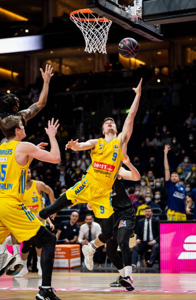 在比分胶着 在比分胶着